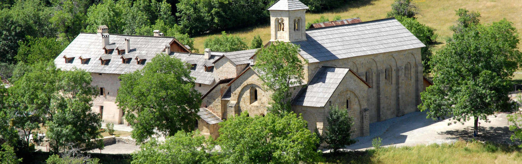Abbaye Boscodon / Serre-Ponçon Hautes Alpes