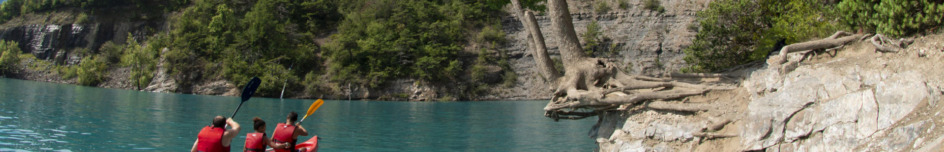 Le canoë pour explorer le lac de Serre-Ponçon